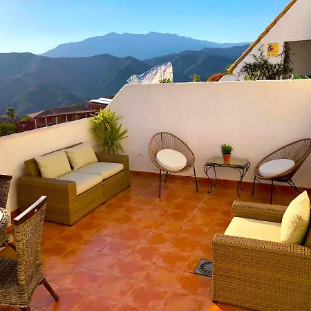 Luxury Duplex With Views. Hébergement de vacances Marbellac