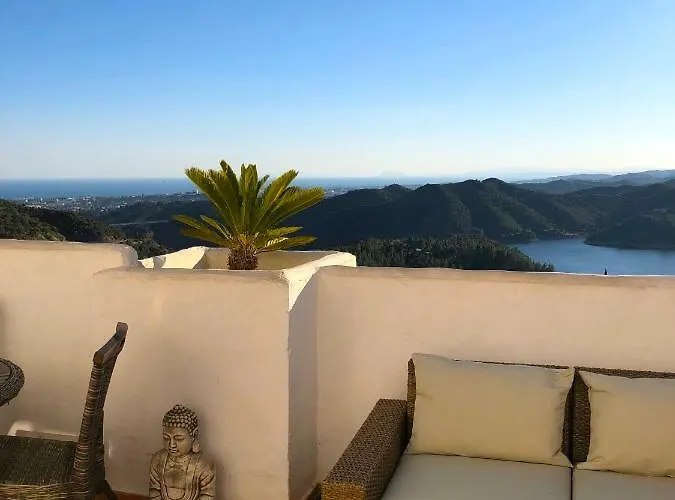 Luxury Duplex With Views. Ferienhaus *